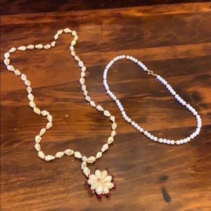 🎉BOGO 🎉Vintage seashells necklace bundle